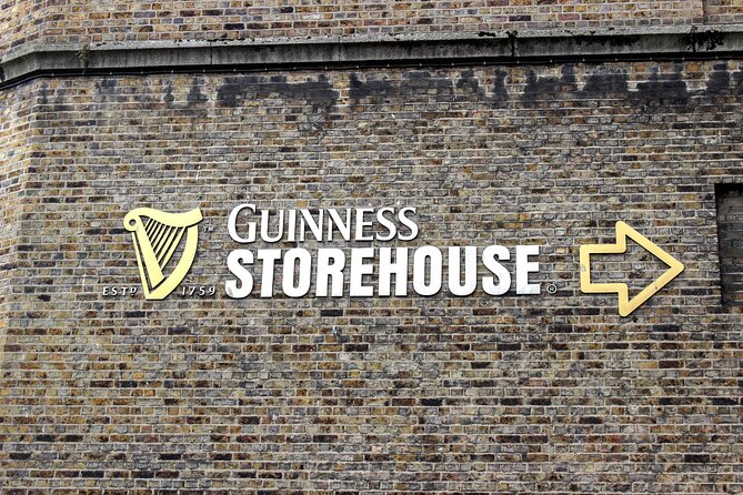 The Dublin Incident: Alien, Whiskey & Clues Exploration Game - Teeling Distillery and Dublin’s working past