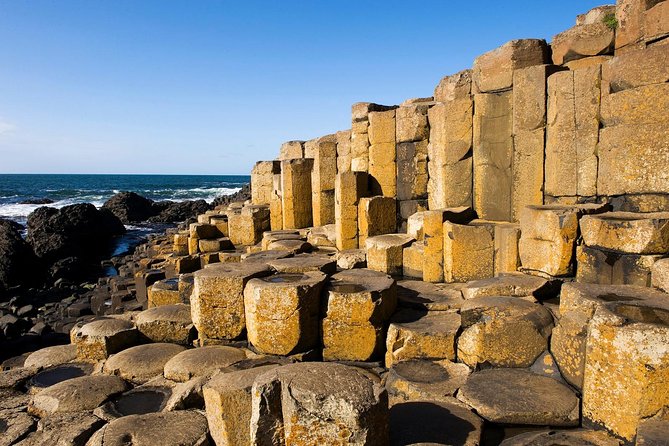 The Giant's Causeway, Dunluce Castel and Belfast - Spanish guide - The Giants Causeway in 90 minutes
