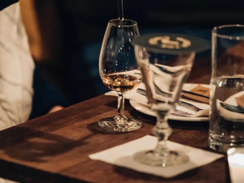 The Whiskey Trail - The second walk and the city stories between glasses