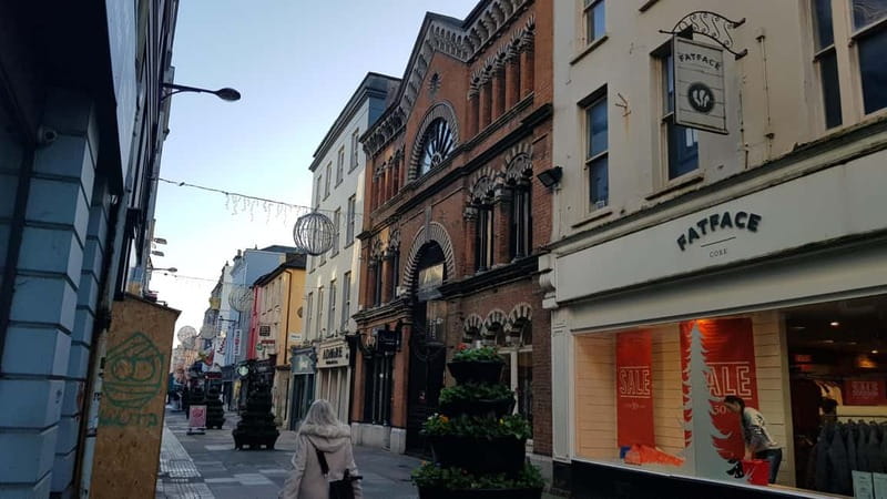 Visite guidée de Cork city en français avec guide - The Victorian Quarter, the MET, and Cork Opera
