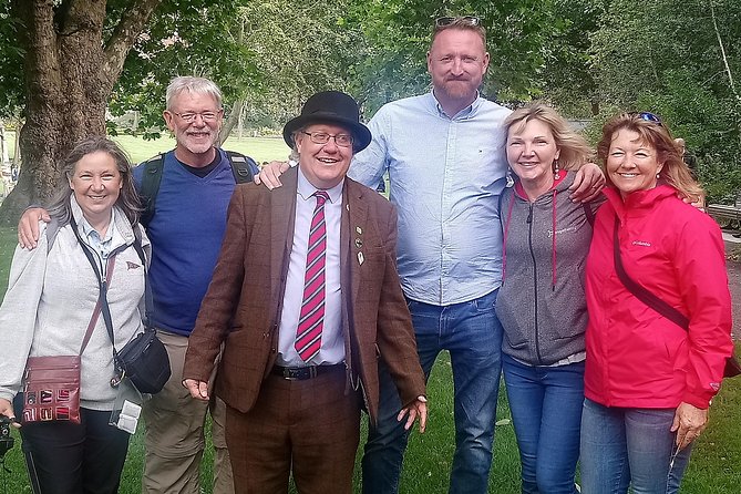 Walking tour in Merrion Square Park with a pint of Guinness Dublin Rogues Tour - Dave’s style: dates, names, and a bit of mischief